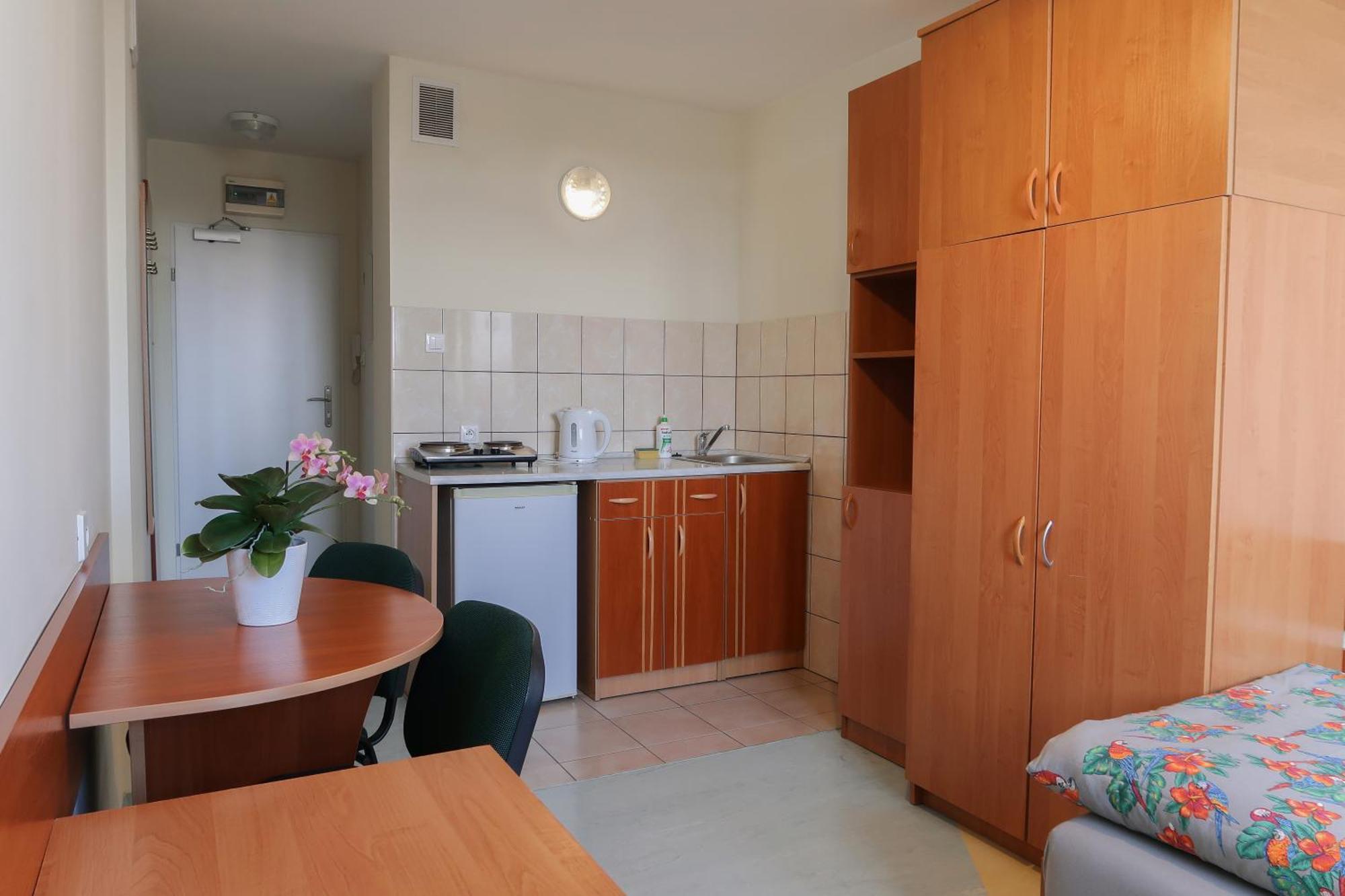 Dom Studencki Raj Vandrarhem Wrocław Exteriör bild