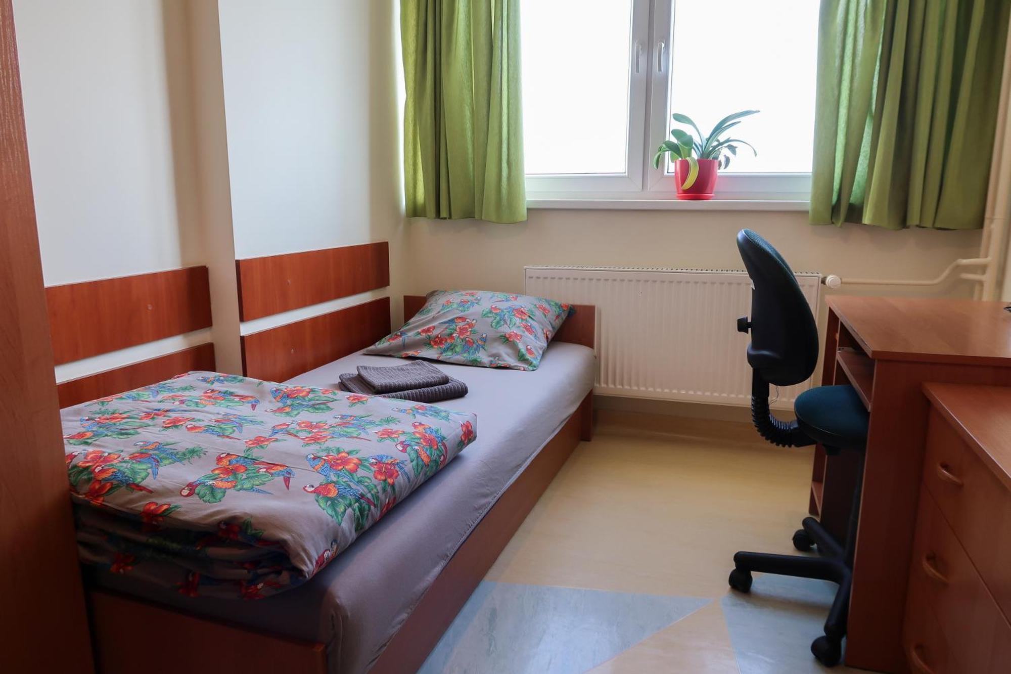 Dom Studencki Raj Vandrarhem Wrocław Exteriör bild