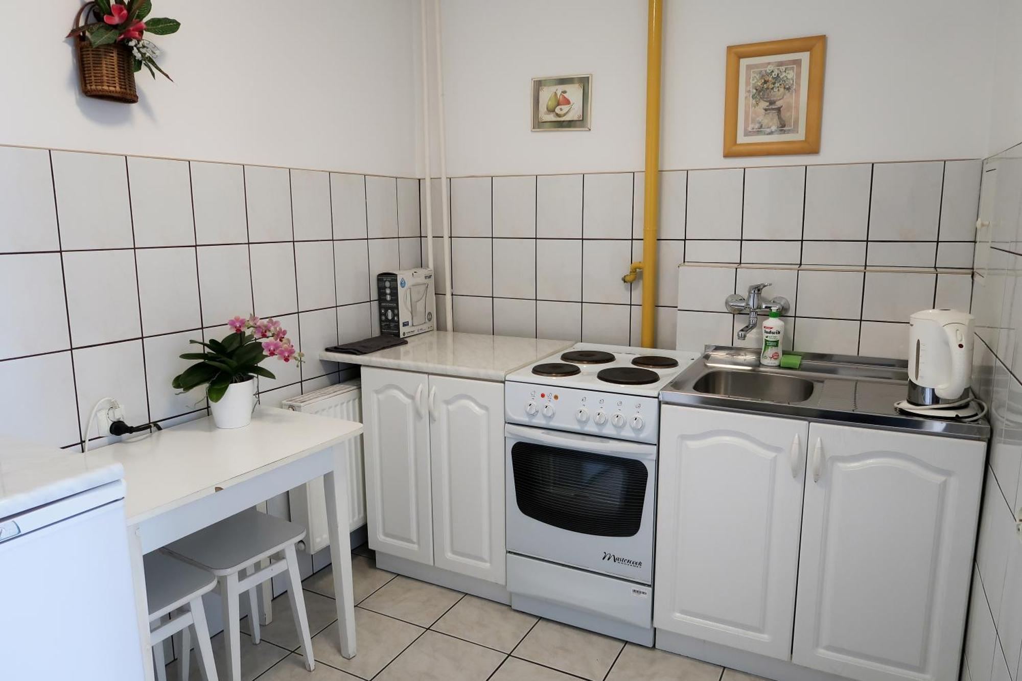 Dom Studencki Raj Vandrarhem Wrocław Exteriör bild