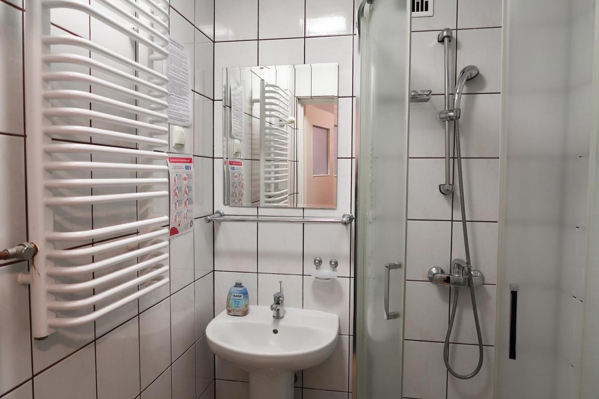 Dom Studencki Raj Vandrarhem Wrocław Exteriör bild