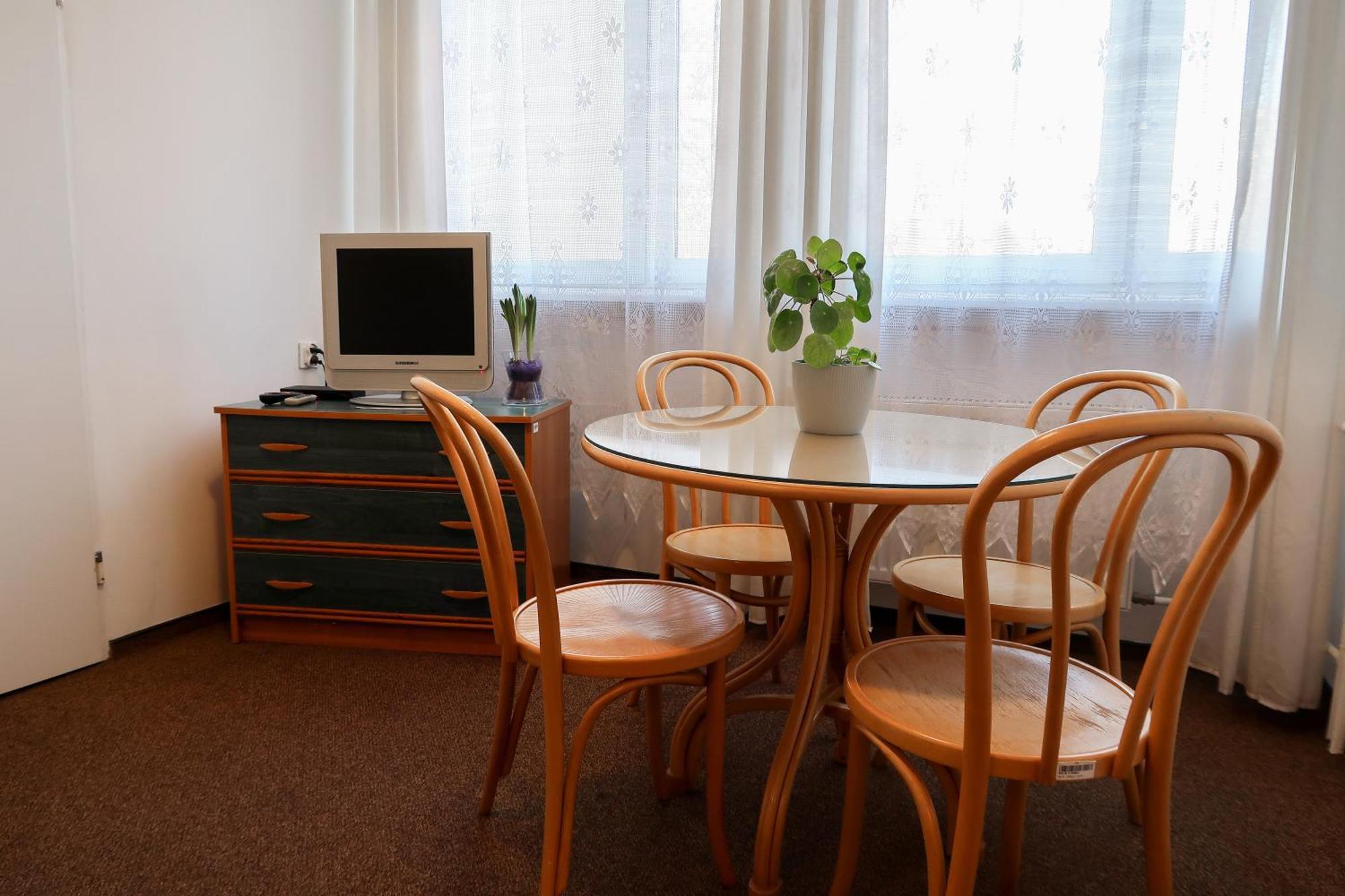 Dom Studencki Raj Vandrarhem Wrocław Exteriör bild